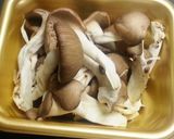 霜降りひらたけと豚肉のスタミナ炒め♪作り方2写真