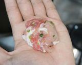 お弁当にも✤豚肉とれんこんの丸め焼き作り方3写真
