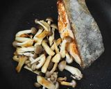鮭ときのこのバターソテー作り方3写真
