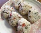 しらすとすりゴマ・青海苔のおにぎり作り方9写真