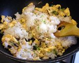 香りと旨味がたっぷりの毛ガニ炒飯♪作り方4写真