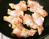 鶏の手羽元バジルオイル焼き作り方2写真