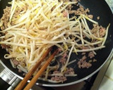 モヤシと豚ひき肉のオイスターソース炒め作り方2写真
