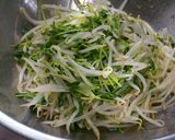 もやしと豆苗で甘辛そぼろナムル風♪作り方4写真