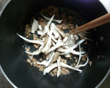 簡単に♪舞茸と挽き肉の混ぜご飯＊御一人様作り方2写真