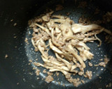 簡単に♪舞茸と挽き肉の混ぜご飯＊御一人様作り方3写真
