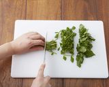 キムチと燻製いか、クレソンの和え物作り方1写真