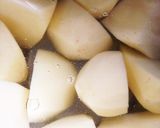 チキンとジャガイモのトマト煮オーブン焼き作り方1写真
