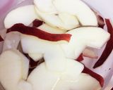 乳児も食べれるピンクの煮リンゴ作り方2写真