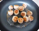 焼いて簡単ヘルシー♪肉団子(●´∀｀●)作り方4写真