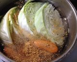 ホッとするキャベツとソーセージのスープ。作り方2写真