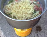 山で野菜ラーメン、疲れも吹っ飛ぶよ～！作り方2写真