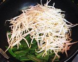5分副菜！簡単美味♡もやしとニラの卵炒め作り方3写真