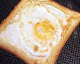 目玉焼きでエッグウィンドウトースト作り方6写真