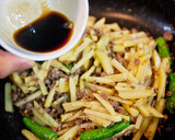 挽き肉で簡単！細切りジャガイモの甘辛炒め作り方4写真