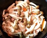 野菜たっぷり＊鶏肉の味噌バター汁作り方2写真