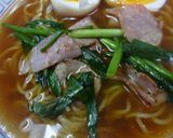 ニラとベーコンをのせた醤油ラーメン作り方3写真