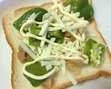 やわらかピーマン×焼きとり（缶）トースト作り方4写真