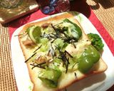 やわらかピーマン×焼きとり（缶）トースト作り方5写真