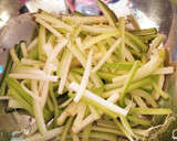 セロリとさきいかの和え物？サラダ？作り方1写真
