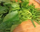 ほうれん草とインゲンのわさびマヨパスタ作り方1写真
