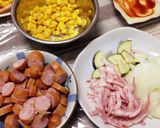 超簡単！餃子の皮でパリパリのミニピザ♡作り方1写真