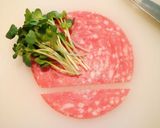 デコおかず♪ハムとかいわれで花束作り方3写真