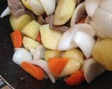 定番だけど極旨黄金比肉じゃが♪作り方6写真