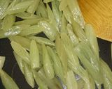 フキの塩昆布炒め★ｱﾊﾞｳﾄで～作り方2写真