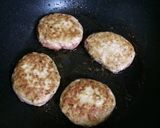 豚ひきハンバーグ・デミきのこソース作り方7写真