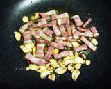 お好みソースで懐かしい！甘辛いナポリタン作り方3写真