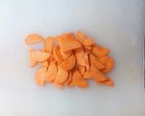子供が喜ぶ鶏もも肉と薩摩芋とかぼちゃ炒め作り方3写真