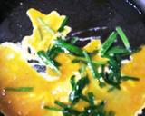 簡単★あじ塩がきめてな絶品！和風ニラ玉作り方3写真
