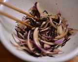 赤たまねぎとひじきのサラダ作り方3写真