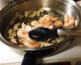 エビとエリンギの香草パスタ作り方3写真