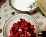 材料３つ混ぜるだけ☆いちごアイスクリーム作り方2写真