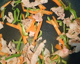 簡単ランチ☆オイスターソースで焼きうどん作り方5写真