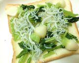 間引いた蕪×シラスの塩昆布トースト作り方4写真