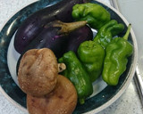 鶏胸肉とナスとピーマンとキノコの甘辛炒め作り方2写真