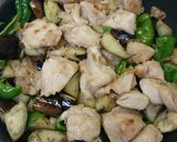 鶏胸肉とナスとピーマンとキノコの甘辛炒め作り方7写真