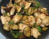 鶏胸肉とナスとピーマンとキノコの甘辛炒め作り方9写真
