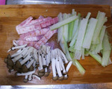 万能おかず!!ずいきのパッと炒め作り方4写真