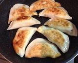 余った餃子の皮でもう1品！鶏チーズ揚げ☆作り方3写真