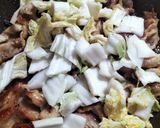 地中海風🌊生バジル香る🌿鶏皮と白菜の爆速ソテー🐓作り方2写真