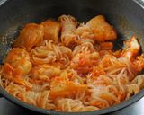 結びこんにゃくと鶏肉のキムチ煮作り方9写真