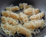 結びこんにゃくと鶏肉のキムチ煮作り方6写真