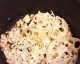 レンコンと豚肉のコクうま味噌マヨ炒め♪作り方3写真