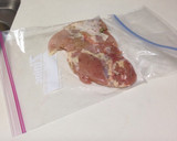 鶏モモと鶏ムネで☆しっとり鶏ハム作り方2写真