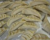 豚バラ超粗挽肉で作るジューシー焼き餃子作り方3写真