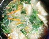 野菜たっぷり♪簡単♪餃子スープ作り方3写真